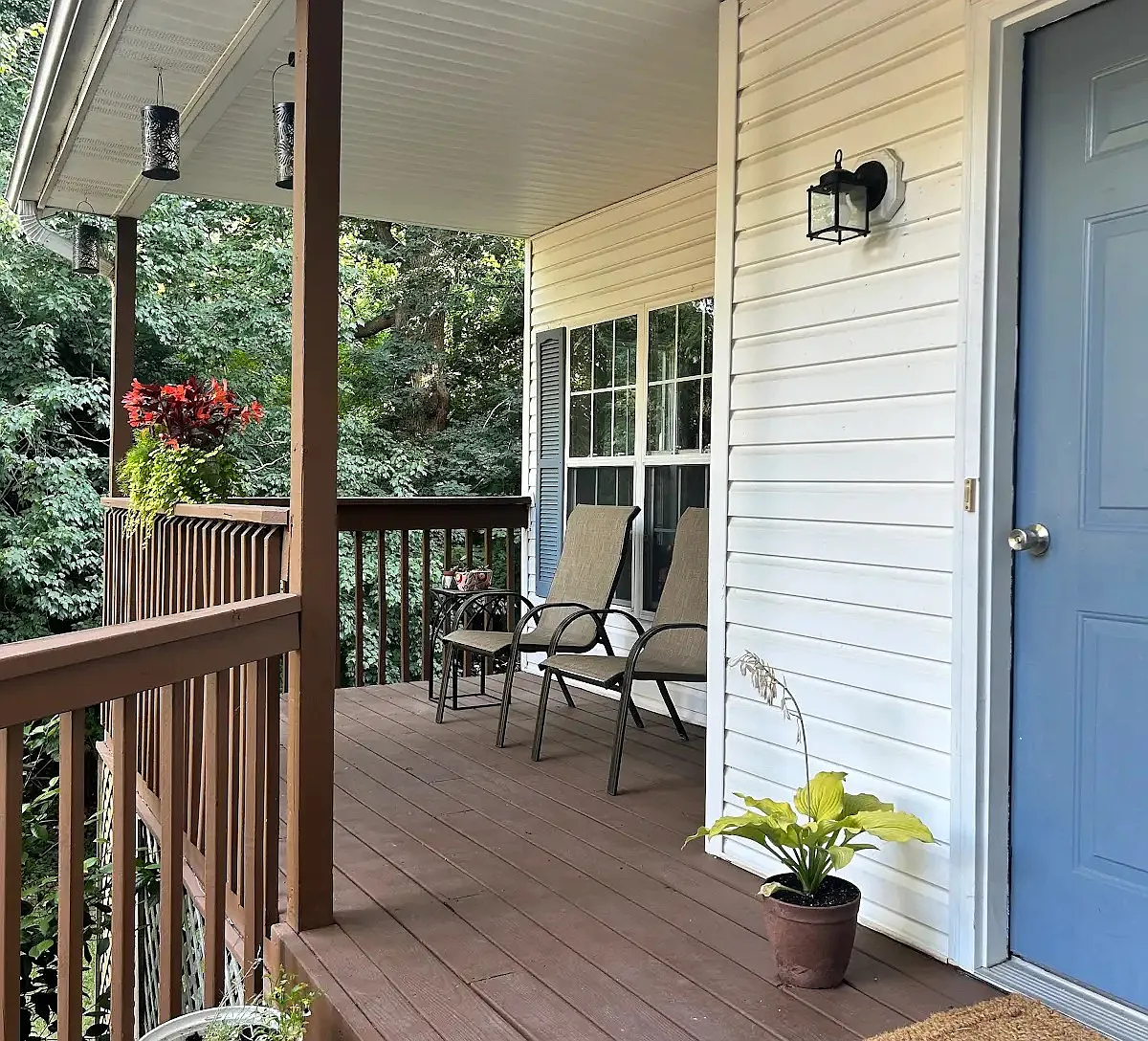 3 bed, 2.5 bath, 1700 sqft, $2,300 — Photo 2