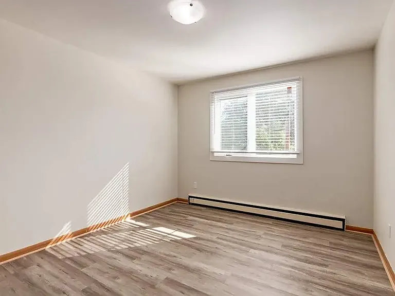 549 Belfast St SE #5 — Photo 18