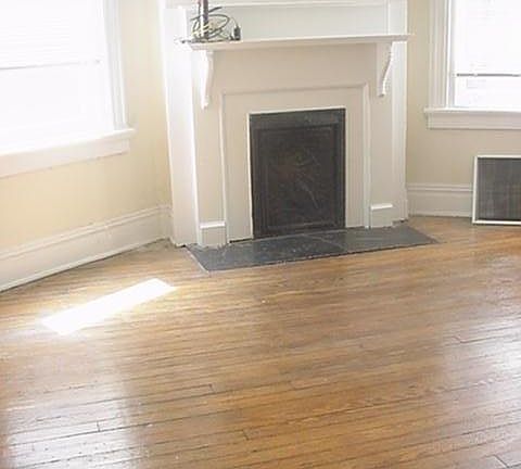 3rd image of 2030 W Grace St