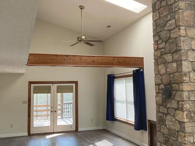 163 Hickory Ln — Photo 5