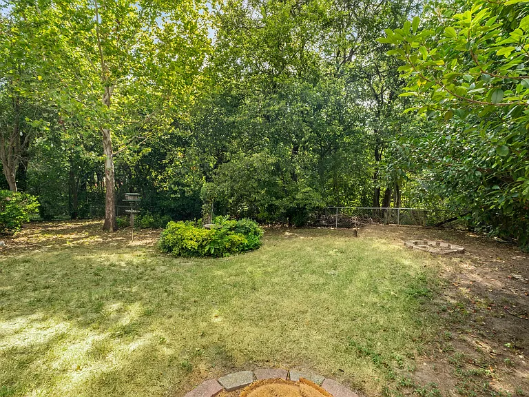 11809 Eubank Dr — Photo 32