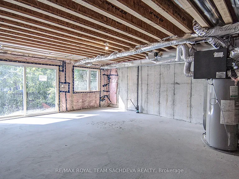 73 Pine Gate Pl — Photo 33
