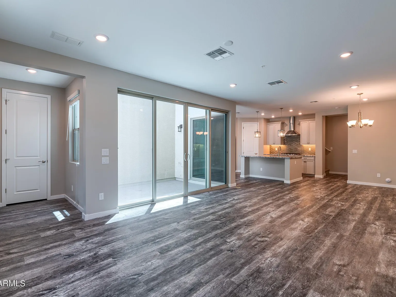 3 bed, 2.5 bath, 2060 sqft, $2,495 — Photo 4