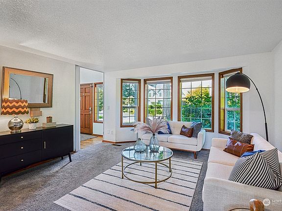 3rd image of 16405 87th Avenue E