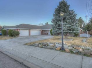 1679 Pinoak Ln, Carson City, NV