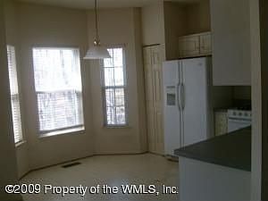 3rd image of 131 Creekshire Cres