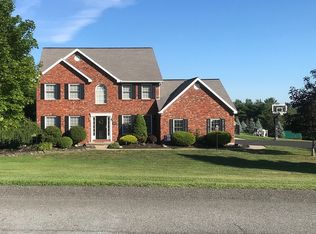 4 Hallenbeck Hl, East Greenbush, NY 12061