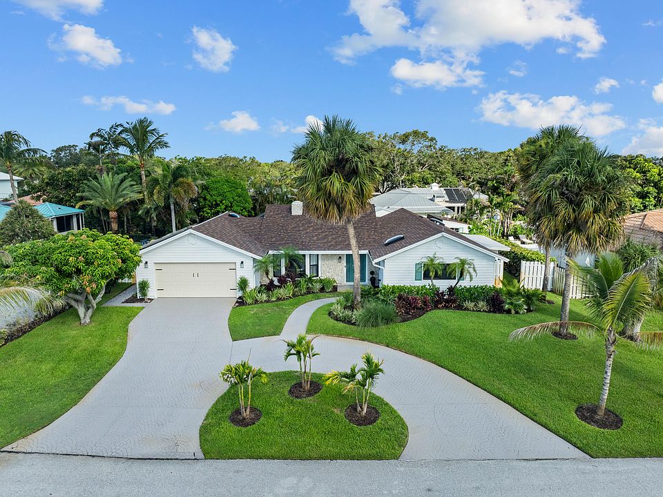 1st image of 14 Paddock Cir