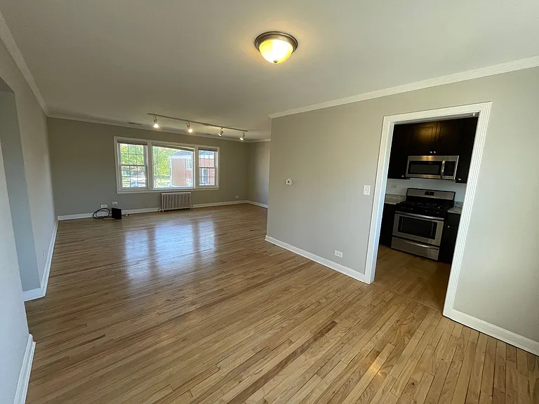 371 Central Ave #2E — Photo 2