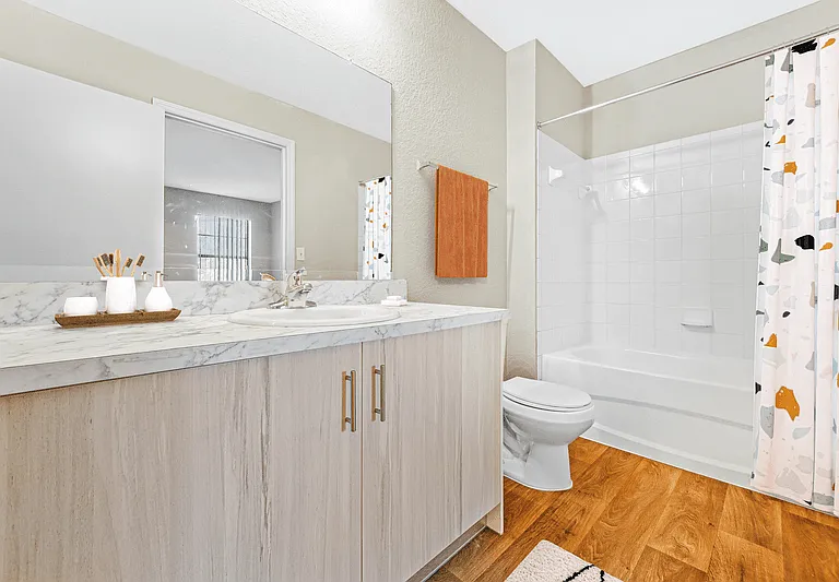Avalon Reserve Apartments — Photo 20
