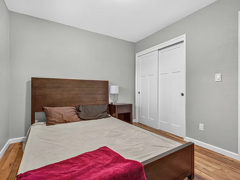 870 S Oregon St — Photo 15
