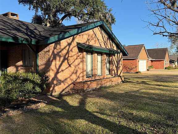 2nd image of 1206 Kent St