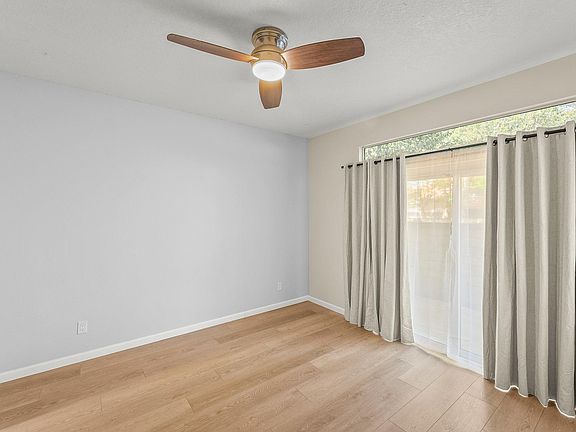 5th image of 25841 McBean Pkwy Unit 2