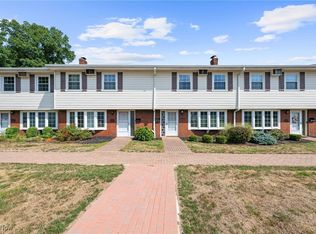 11 Meadowlawn Dr UNIT 11, Mentor, OH 44060