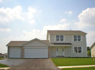 240 Sundance Trl, Capron, IL 61012