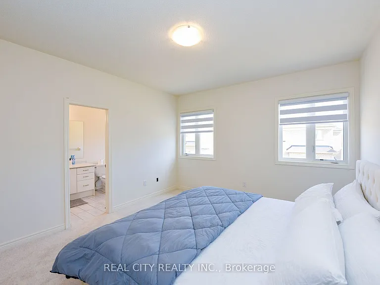 38 Silver Meadow Gdns — Photo 33