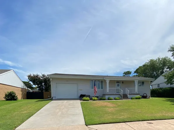 1304 Douglas Dr, Hays, KS 67601