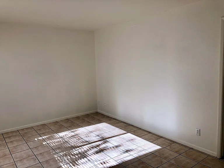 7107 N 53rd Ave — Photo 11