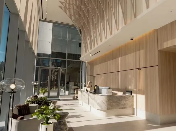 6087 Wilson Ave #2502, Burnaby, BC V5H 4R8