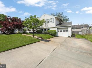 4 Briar Rd, Maple Shade, NJ 08052