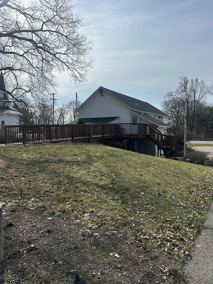 Building Photo - 10381 Bailey Dr NE