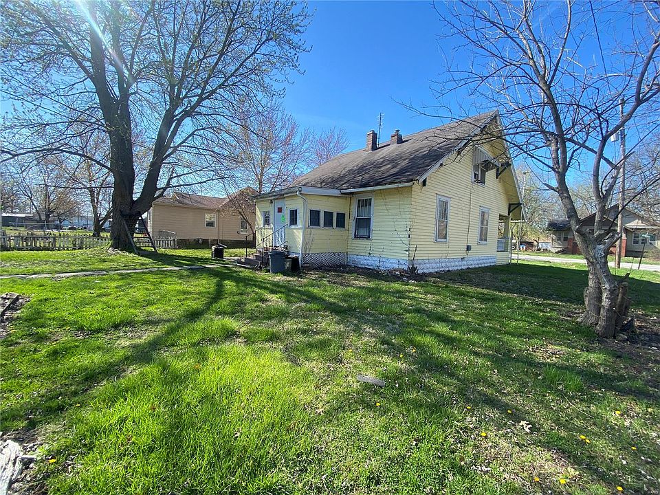 416 W Hudson St, Wellsville, MO 63384 | Zillow