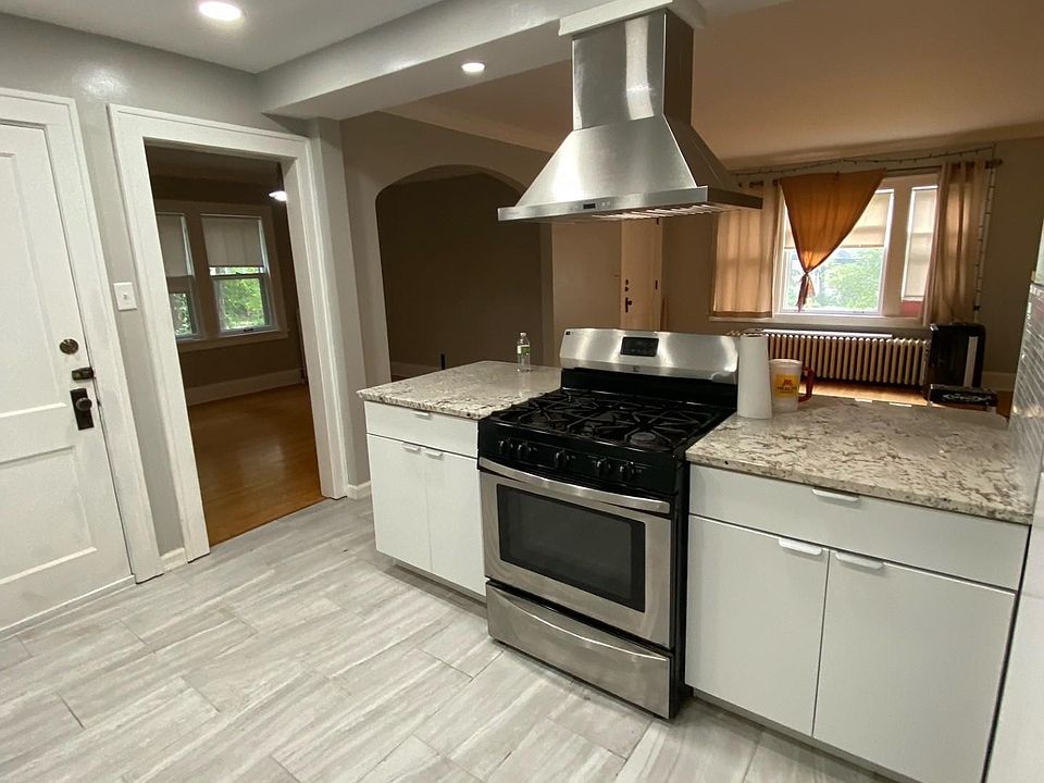 1st image of 19 Arthur Ave SE APT 1
