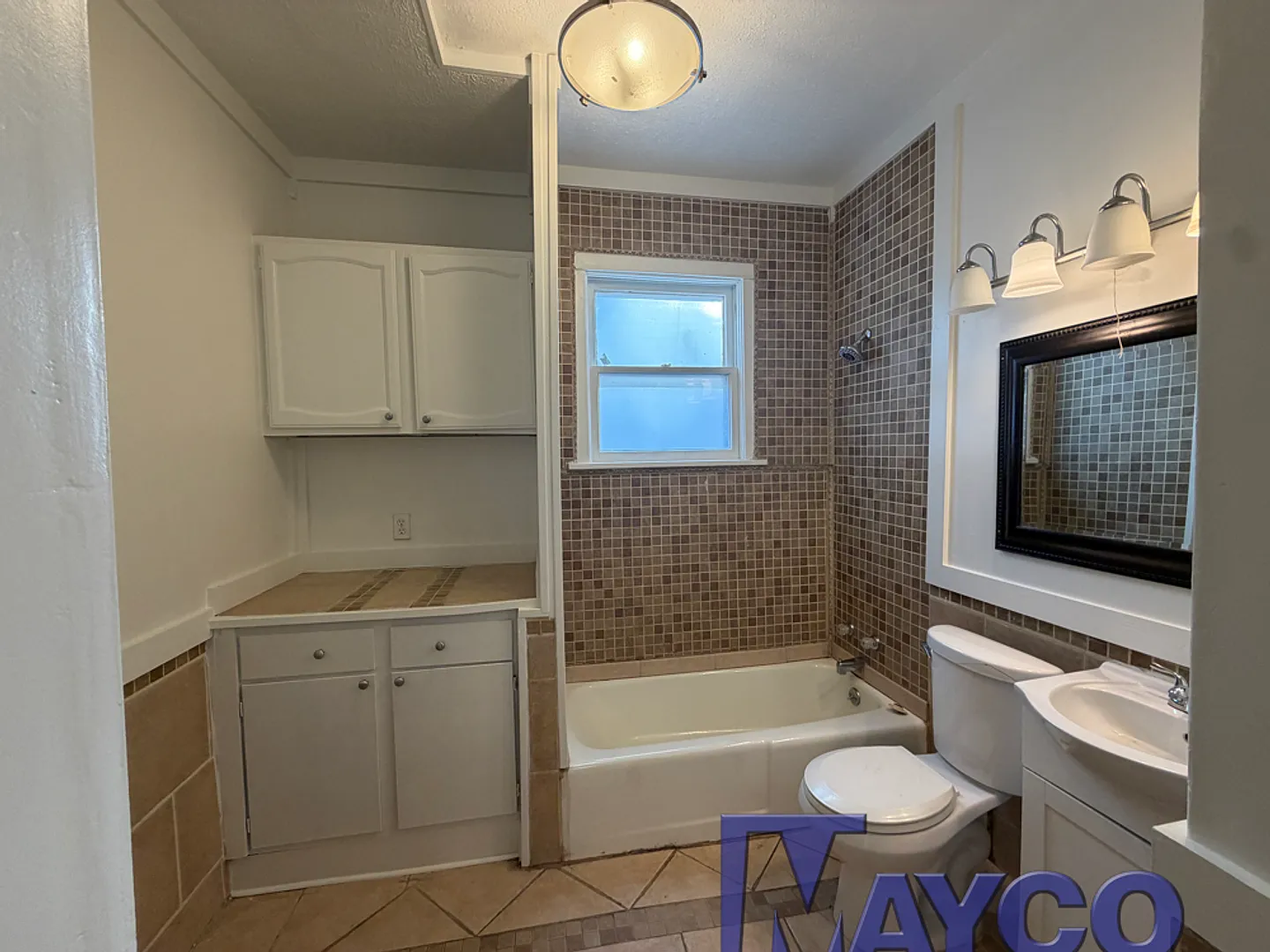 3 bedroom 2 bath house in Highland! — Photo 3