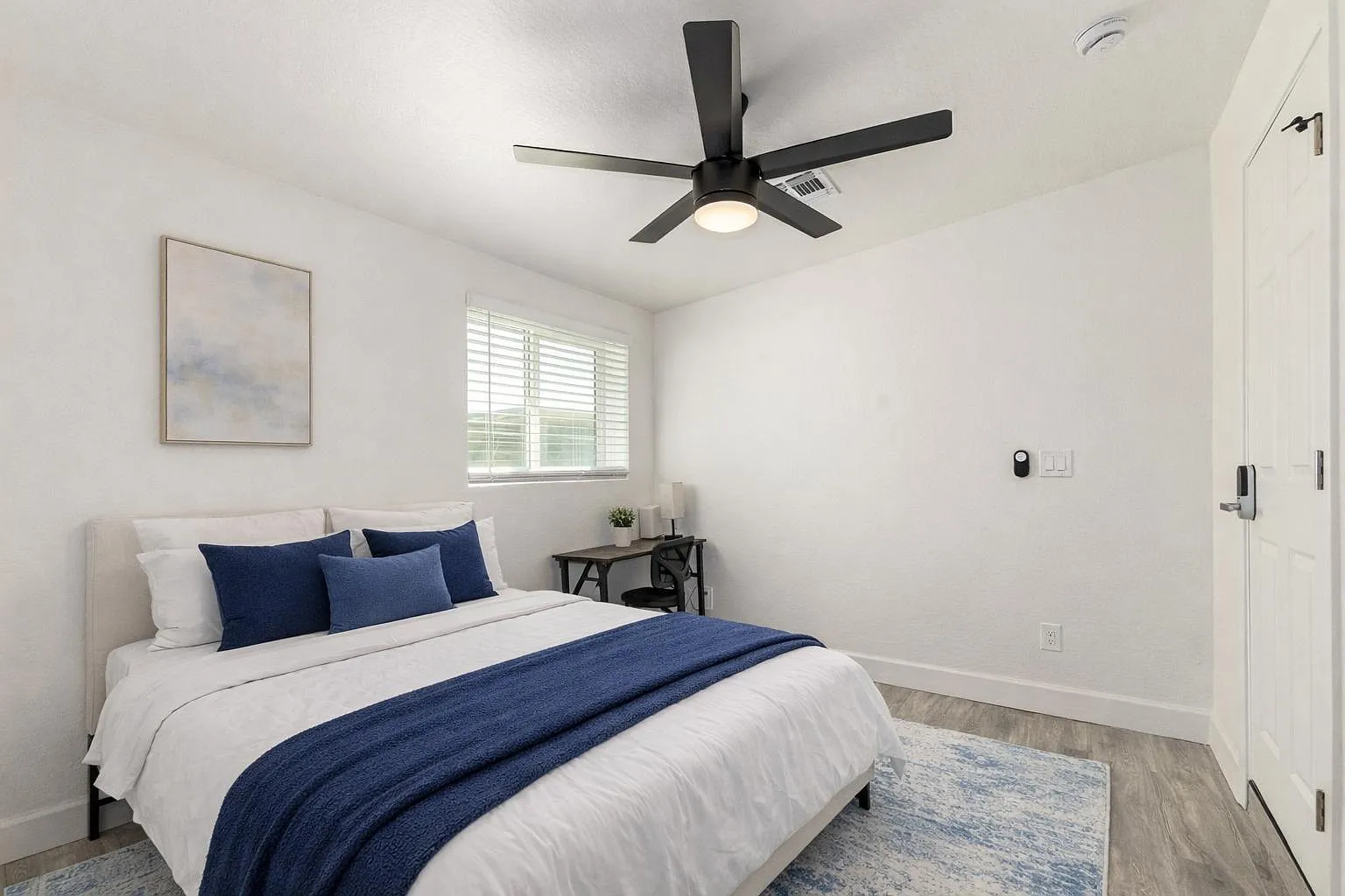 4 bed, 3.0 bath, 2345 sqft, $888 — Photo 1