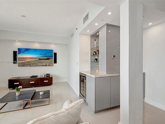 3rd image of 465 Brickell Ave APT 3605