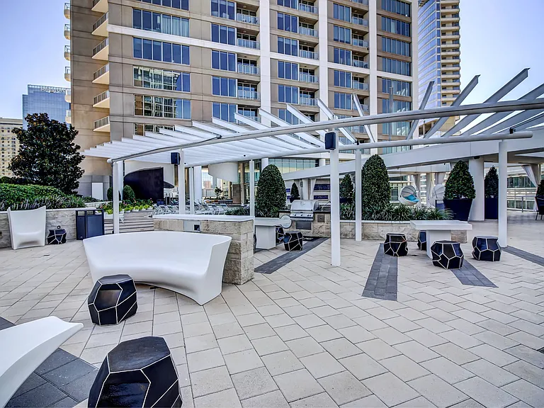 Cirque Residences — Photo 44