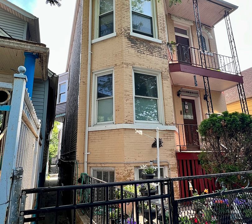2nd image of 2827 W 23rd St