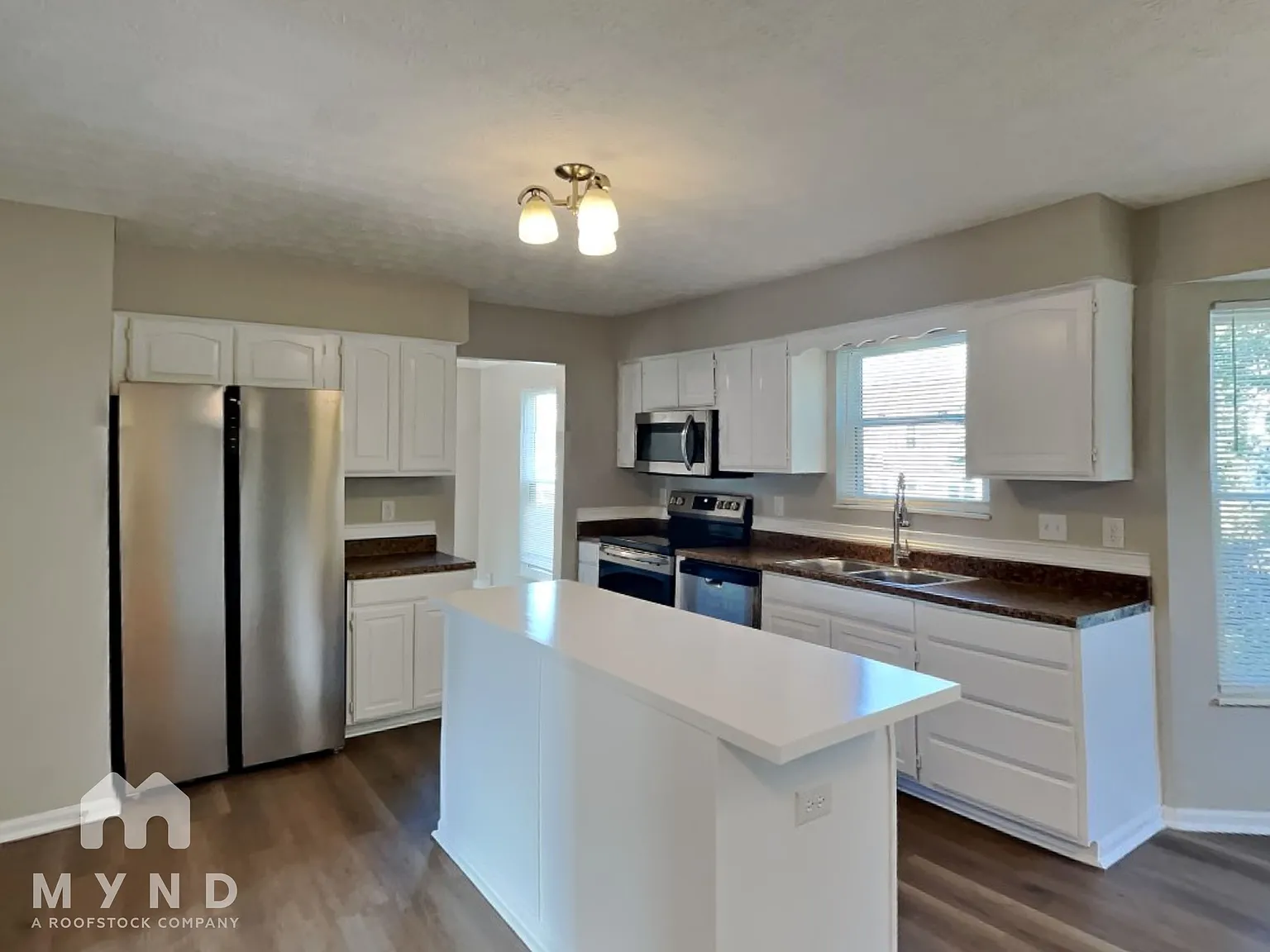 4 bed, 2.5 bath, 2062 sqft, $2,450 — Photo 2