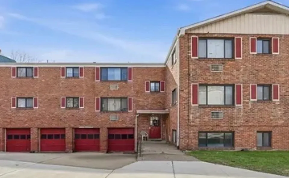 579 Dawson Ave #B1
