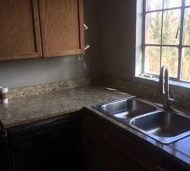 8 Stafford St SW — Photo 7