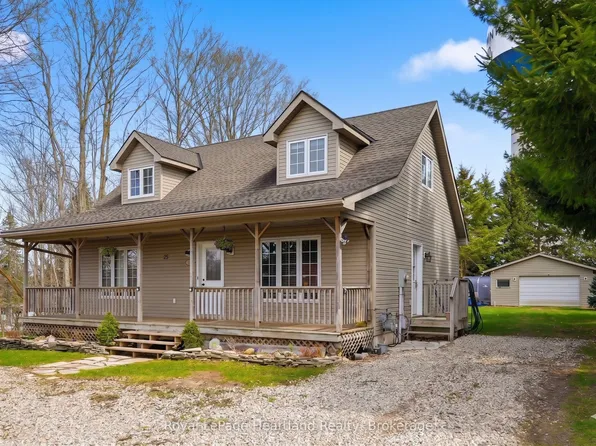 25 John St W, Minto, ON N0G 1M0