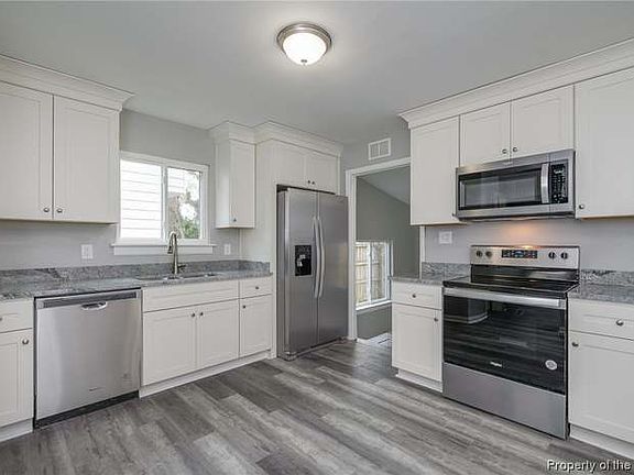 4th image of 15 E Kelly Ave