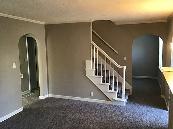 5th image of 7446 Flora Ave