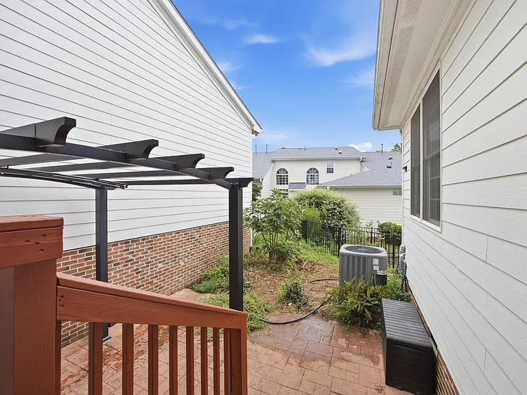 401 Waverly Hills Dr — Photo 37
