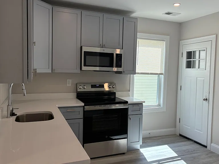 3 Sudan St #3 — Photo 1
