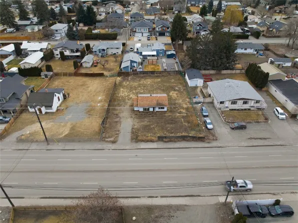 2971 Westsyde Rd, Kamloops, BC V2B 7E7