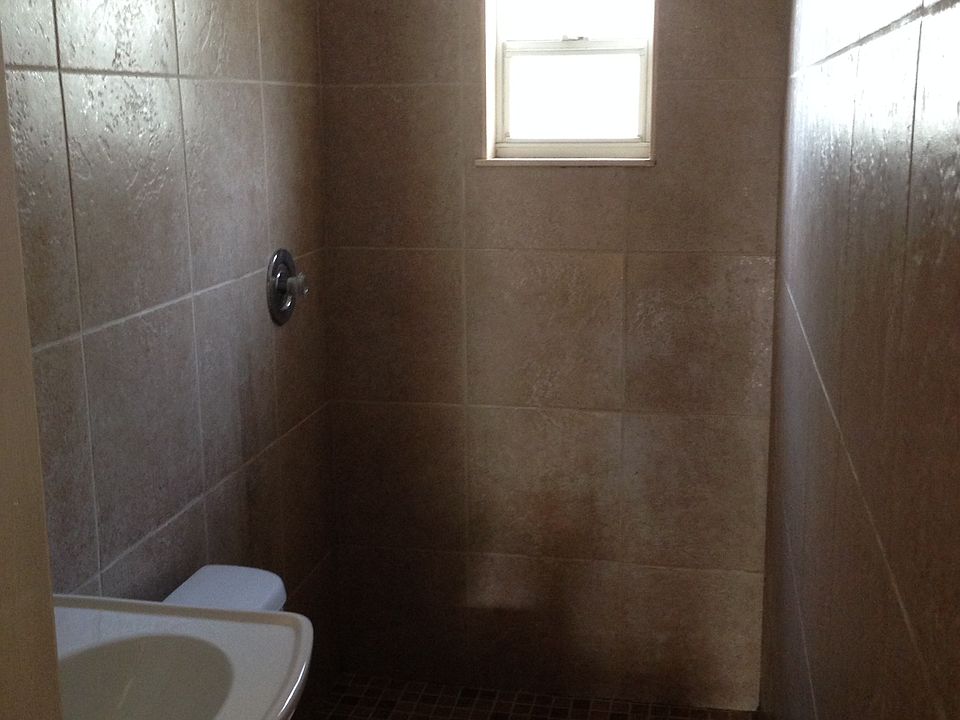 2nd image of 228 Chestnut St APT A
