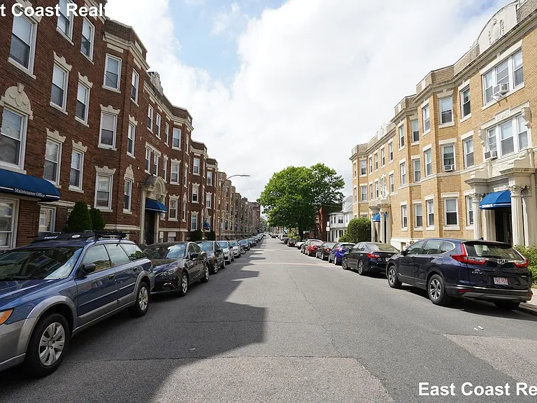 225 Kelton St #2 — Photo 11