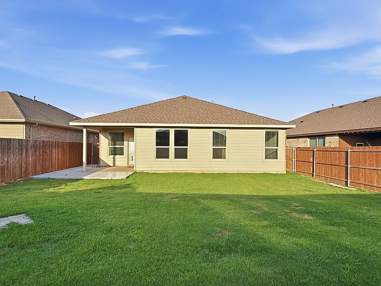 14525 Delphinus Dr — Photo 20