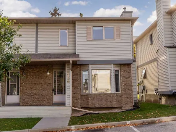 109 N Patina Park SW, Calgary, AB T3H 3E2