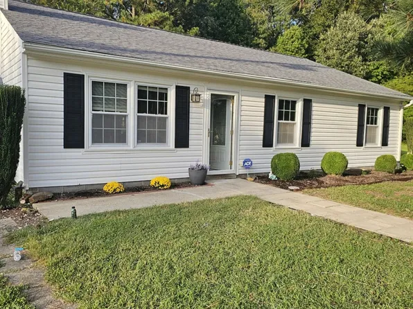 6577 Hickory Fork Rd, Hayes, VA 23072