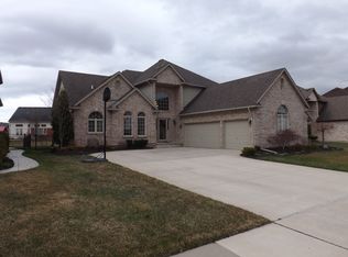 45582 Thorn Tree Ln, Macomb, MI 48044