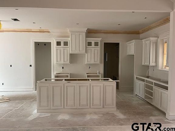 2nd image of 1876 Stonehaven Ct