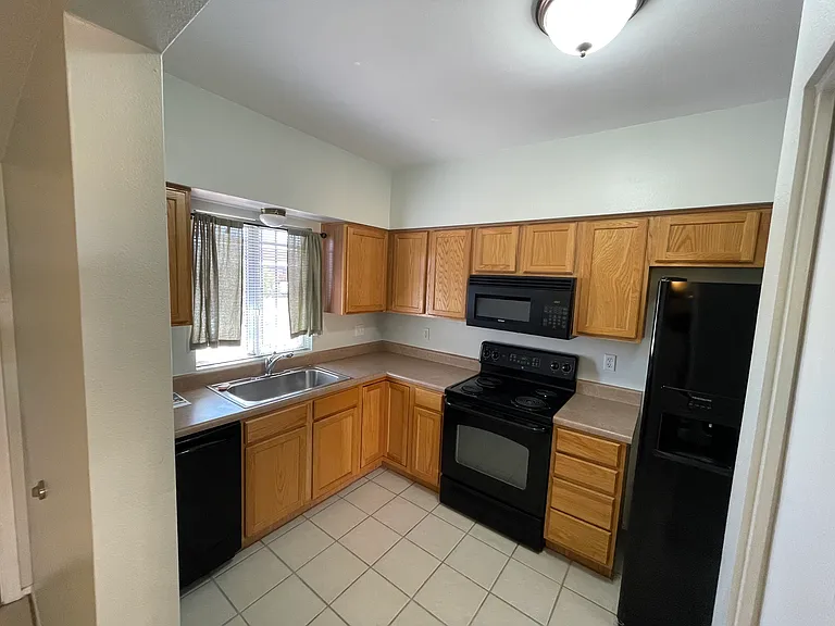 829 S Pantano Pkwy — Photo 8