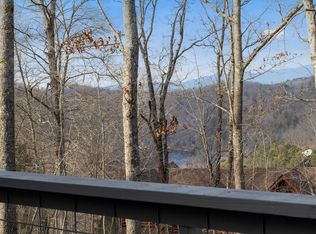 56 Robins Rdg, Blue Ridge, GA 30513